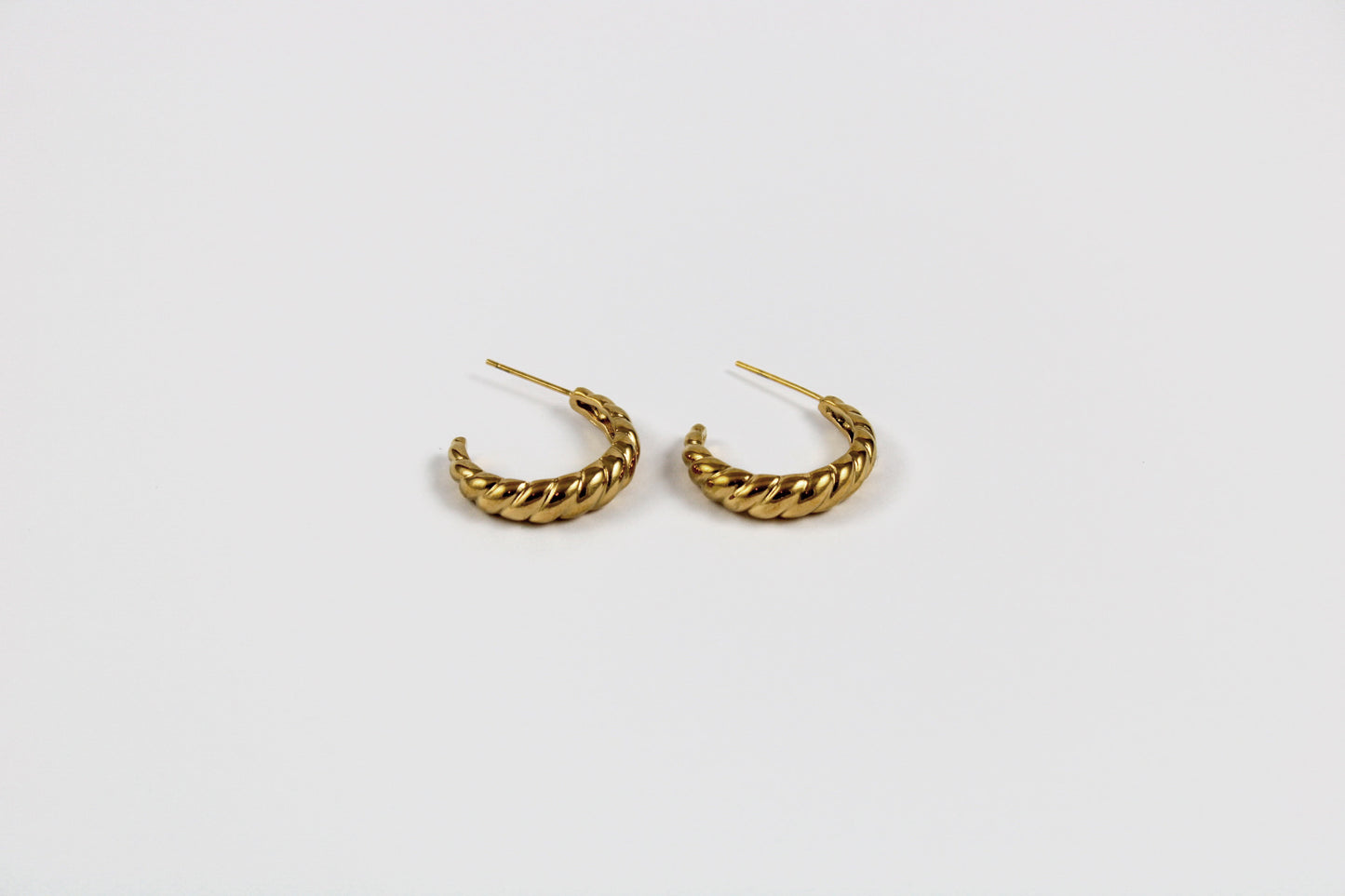 Croissant hoop earrings