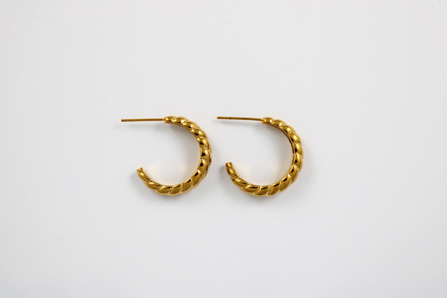 Croissant hoop earrings