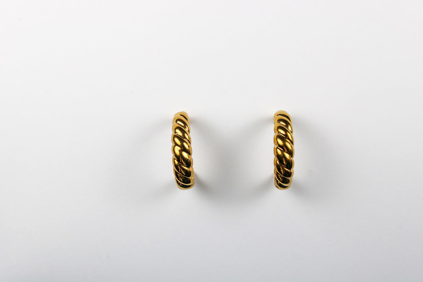 Croissant hoop earrings