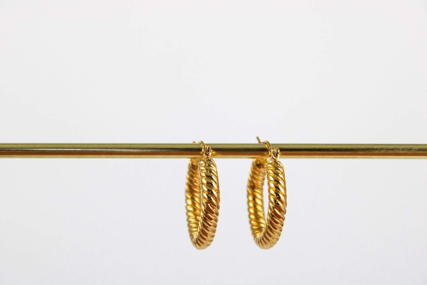 Twisted cable rhombus earrings