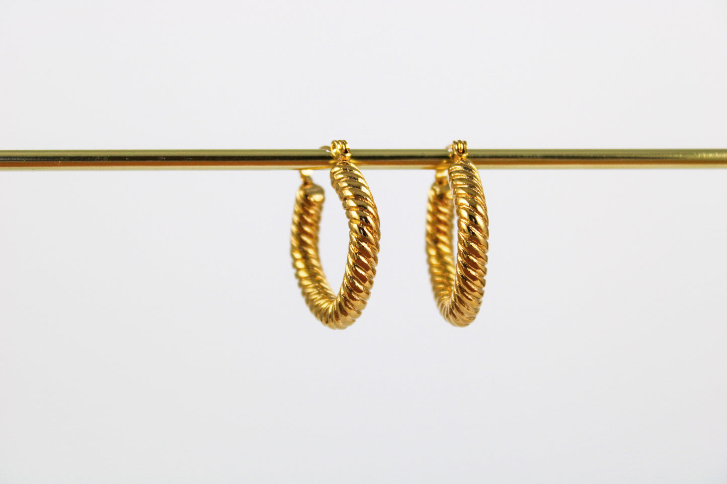 Twisted cable rhombus earrings