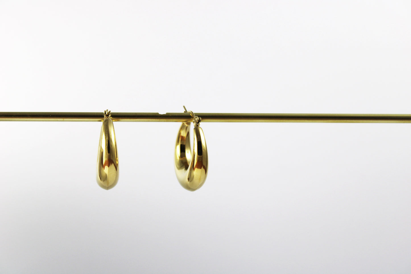 Ain gold hoop earrings