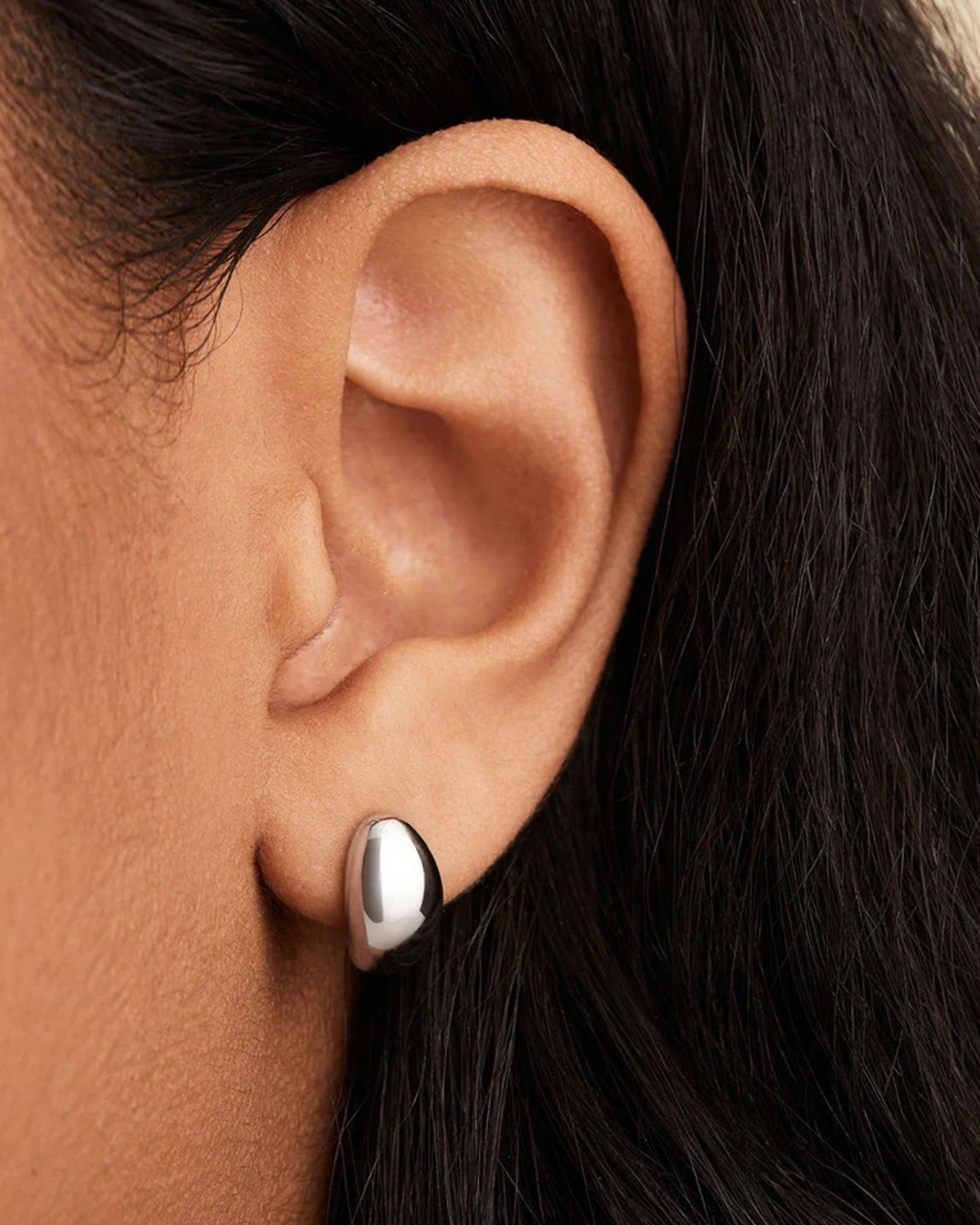 Mini oval earrings