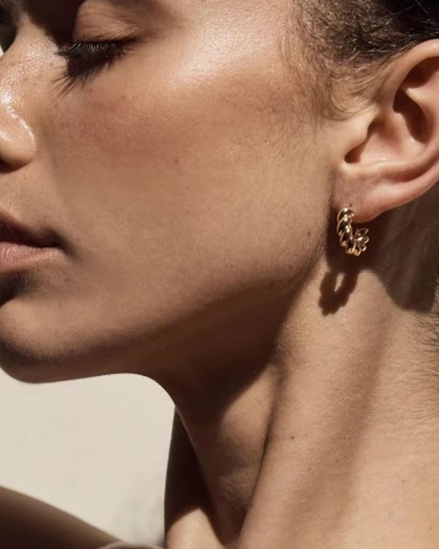 twist hoop earrings