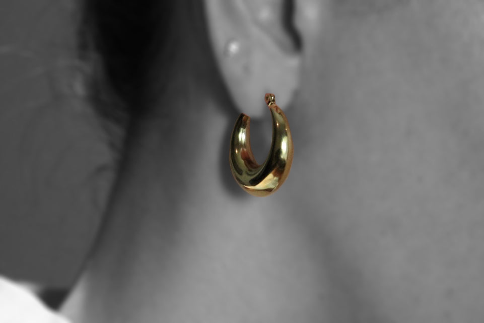Ain gold hoop earrings